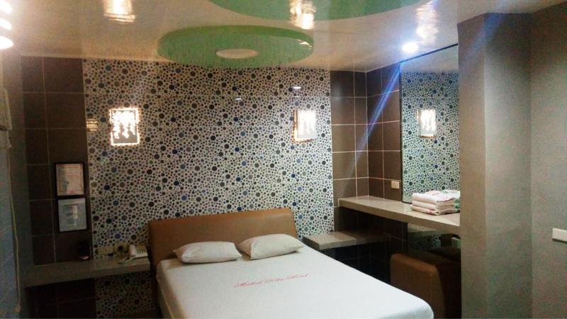 Mahal Kita Drive Inn Пасай Экстерьер фото